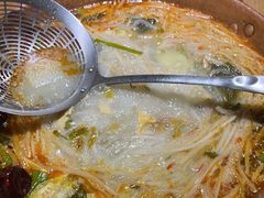 -洱火云南酸菜牛肉火锅(石景山当代商城店)