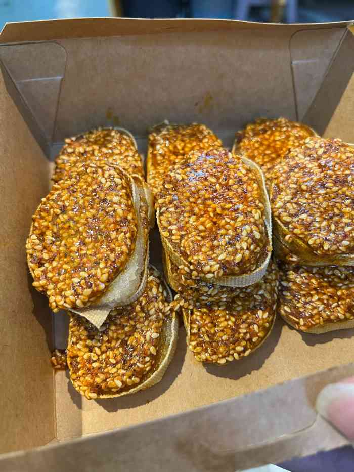 而且也不用等太久我自己吃完一盒基本不会腻想吃了邯郸美乐城小吃