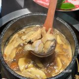 热气腾腾的一锅野生菌土鸡汤，新年与菌相见！