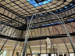 -乐蓬马歇百货公司(Rive Gauche)