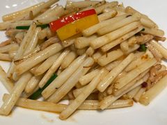 花生芽炒爽肉-宴周康·精致江浙菜(周浦店)