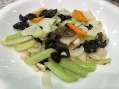 西芹木耳淮山炒百合-六婶西关小厨(光塔路店)