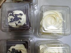 巧克力白脱小蛋糕-红宝石·鲜奶小方(万航店)