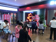 等位区-龍歌自助小火锅(市南金茂湾店)
