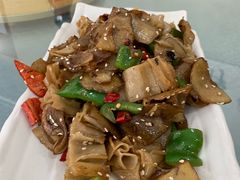 -天天向上素食餐厅(五台山店)