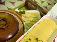 -洪氏嗨捞·广东猪肚鸡·椰子鸡火锅(西咸万象城店)