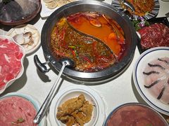 -茅草房·河畔园林火锅