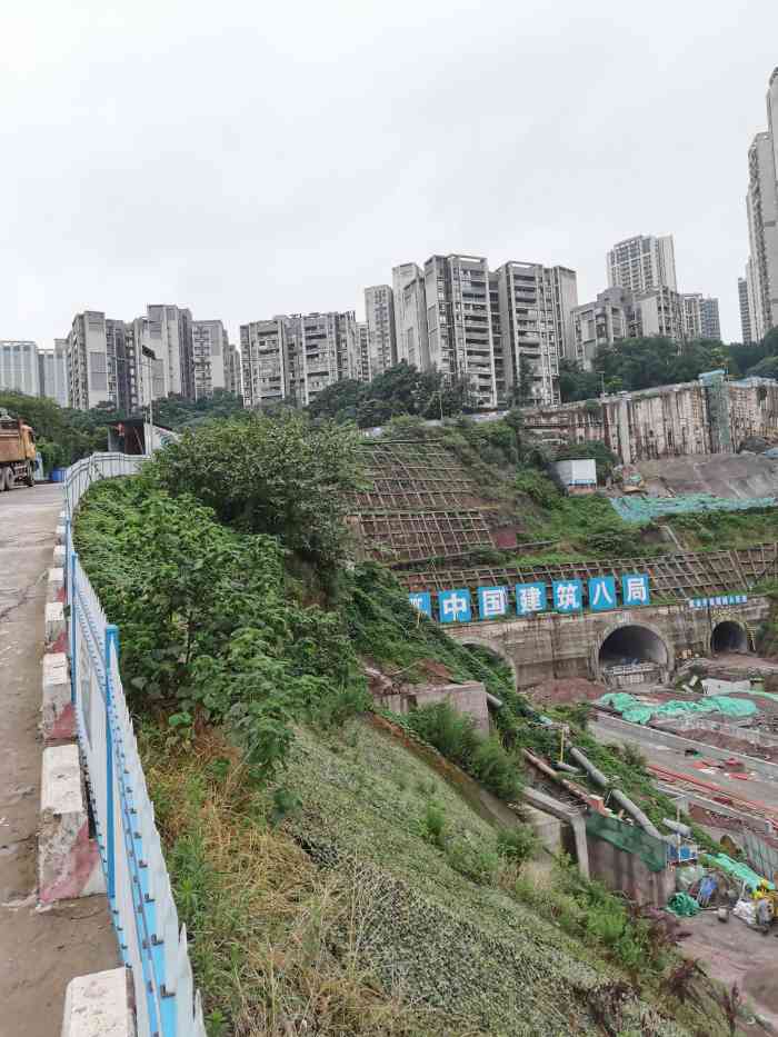 虎头岩隧道-"渝中区虎头岩隧道是重庆重要的交通杻纽!