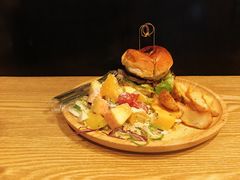 牛泰极-龙治汉堡(中华城店)