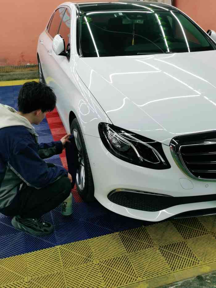 靓车牛人专业汽车美容连锁(锦艺城店)-"今天逛商场,在负二楼看到个