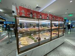 面包甜点陈列柜-奈雪的茶(新天地广场PRO店)