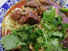 -渝之汇牛肉豌杂面