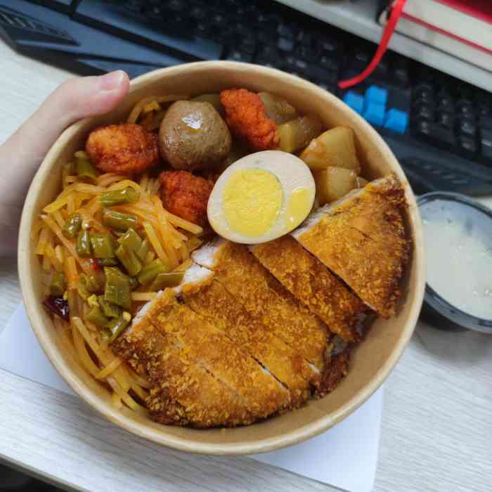 饭爵中式便当(至尊钻石店)-"新开店福利多多,中午工作餐叫的外卖!