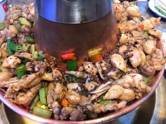 炭火芋儿蛙-沪小二炭火蛙锅(淮海中路美食不夜城店)