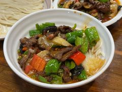 -歹歹的加个面过油肉拌面