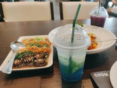 -Chom Cafe and Restaurant