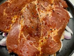 -山野的朋友露营炭火烤肉