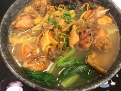 鲜菌土鸡汤米线-Colourful Yunnan Box Hill 彩云南·彩铺子