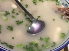 萝卜丝炖鲫鱼汤-兔槽江湖菜·重庆璧山兔(水围店)