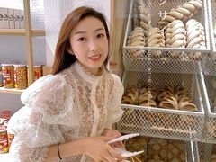 -顶东面包花园·生日蛋糕(世博店)