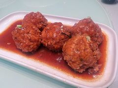 鸭蛋黄狮子头-梅飞酒家(名辉豪庭店)