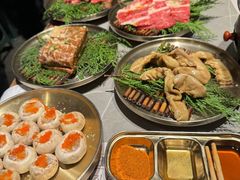 -草家酱蟹炭火烤肉店(珲春南路一店)