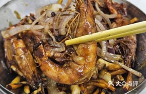 Sauce-Braised Squid and Shrimp