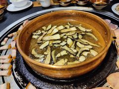 见手青-阿山卓·野生菌火锅·纳西火塘烤肉
