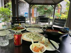 -河畔春天时尚餐厅