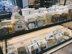 面包甜点陈列柜-匠造烘焙(联洋店)