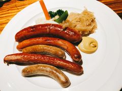 -LENBACH兰巴赫西餐啤酒坊(大连东港店)