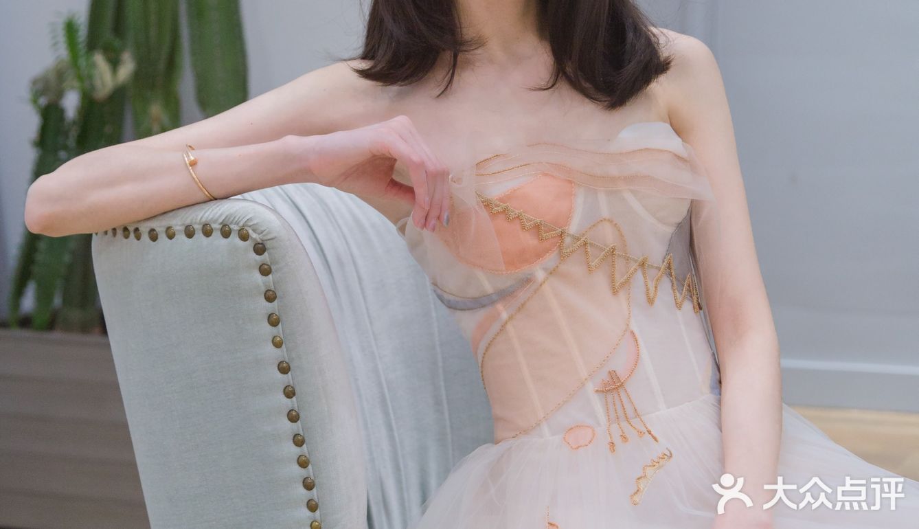 小众婚纱，美到让人分泌荷尔蒙