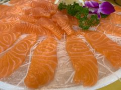 三文鱼腩-官塘陈记鱼生·潮汕砂锅粥·牛肉火锅(潮枫路总店)