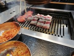 -臻牛烤肉