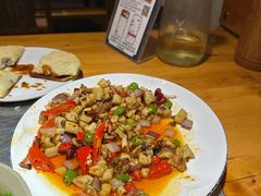 -大众跷脚牛肉馆·非遗传承单位(峨眉山店)