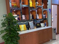 -茂菊口腔连锁(浦东南路店)