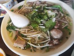 -大头虾越式风味餐厅(光明广场店)