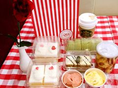 -红宝石·鲜奶小方·海派西点房(南丹店)