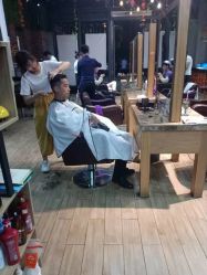 -震轩美容美发连锁店