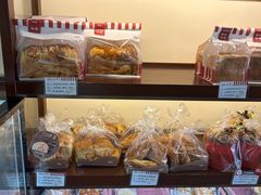 -红宝石·鲜奶小方·海派西点房(金杨店)