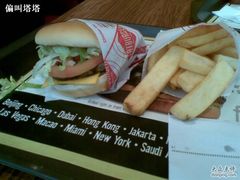 合影-FATBURGER 特富客汉堡(外交公寓店)