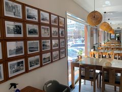 靠窗位-东升灌浆包(辛庄街总店)