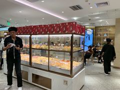 面包甜点陈列柜-奈雪的茶(新天地广场PRO店)