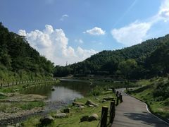 -梅岭月亮湾山体公园