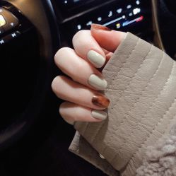 -Momo nail 日系美甲