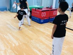 -嗨动跆拳道体能馆(菜百店)