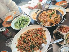 -川流不息·地道川菜·小龙虾(松东路店)