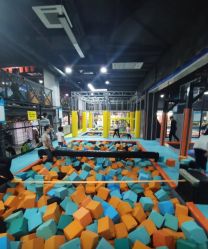 -蹦贝运动中心·蹦床·攀岩·闯关(龙岗店)