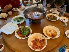 -临江餐馆二楼美食部落