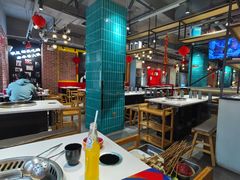 大堂-钢管厂五区小郡肝串串香火锅(人民广场店)